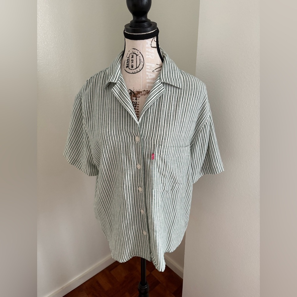 Levi’s women’s Striped Green button down Shirt